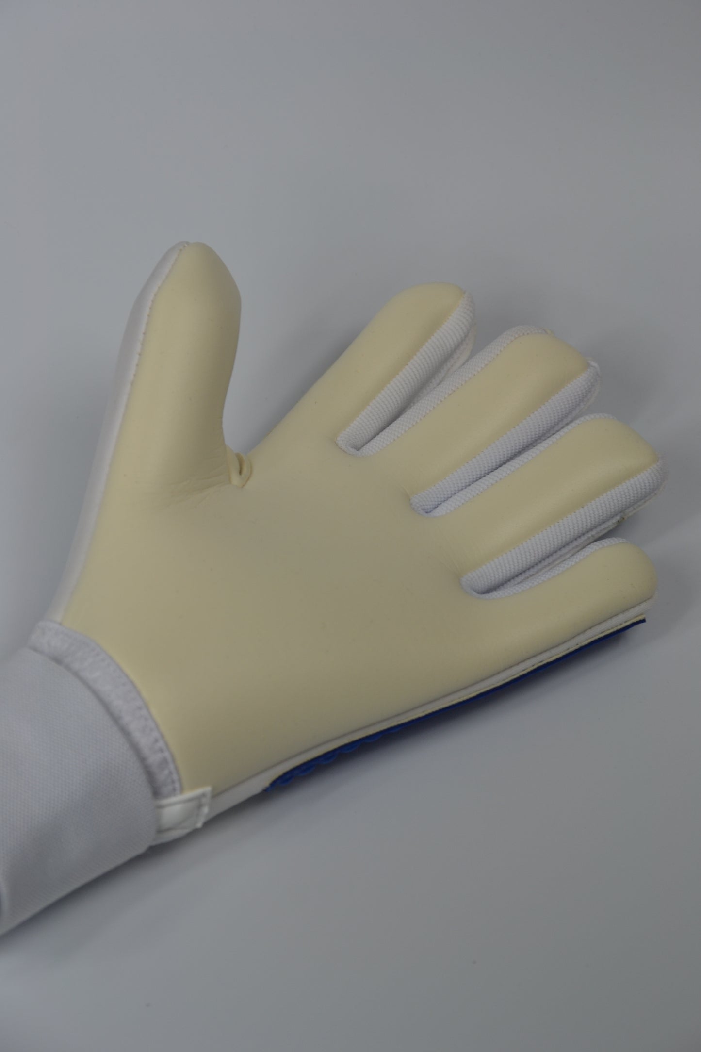 Retro - Goalkeeper Gloves