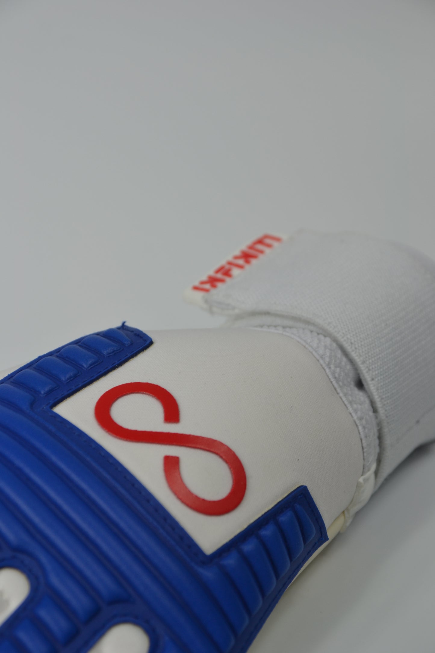 Retro - Goalkeeper Gloves